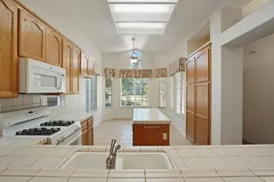 2572 Douglas Fir Dr, Lodi, CA 95242 - Photo 8