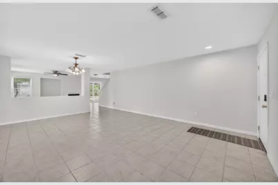 27 Blue Fern Court, Sacramento, CA 95833 - Photo 6