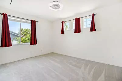 9465 Mainline Drive, Elk Grove, CA 95624 - Photo 32
