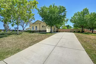 8001 Stallion Way, Sacramento, CA 95830 - Photo 8