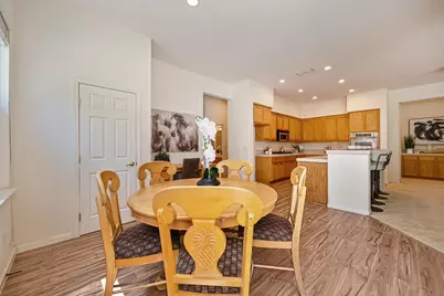 8001 Stallion Way, Sacramento, CA 95830 - Photo 38