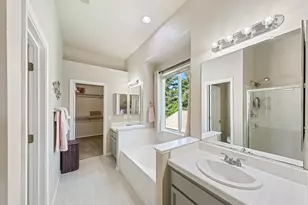 9331 Lakepoint Dr, Elk Grove, CA 95758 - Photo 40