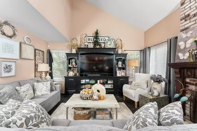 5610 Sickle Court, Elk Grove, CA 95758 - Photo 4