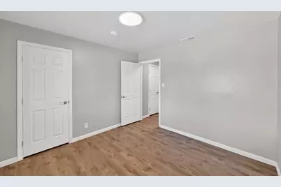 5015 Fruitridge Road, Sacramento, CA 95820 - Photo 12