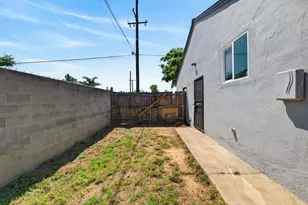 5015 Fruitridge Rd, Sacramento, CA 95820 - Photo 22