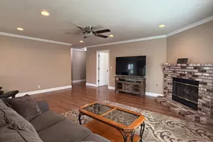 1375 Briarwood Ave, Escalon, CA 95320 - Photo 10