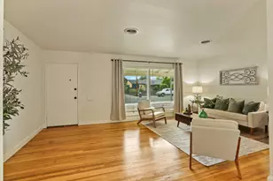 32 E McKenzie Ave, Stockton, CA 95204 - Photo 2