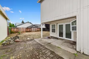 6651 Laguna Park Dr, Elk Grove, CA 95758 - Photo 34