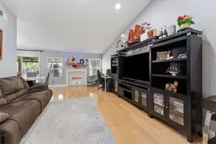 2049 Las Coches Way, Sacramento, CA 95833 - Photo 6