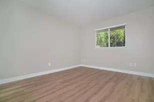 9181 Lujan Dr, Elk Grove, CA 95624 - Photo 12