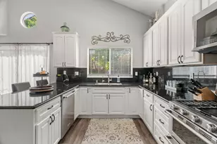 10107 River Park Cir, Stockton, CA 95209 - Photo 12