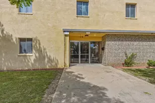 345 E Elm St, Lodi, CA 95240 - Photo 32
