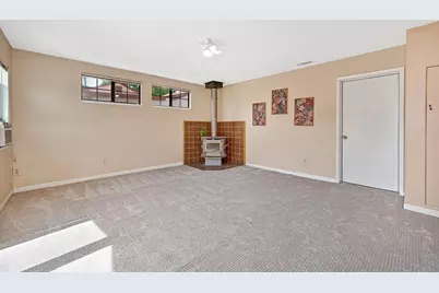6409 Larry Way, North Highlands, CA 95660 - Photo 16