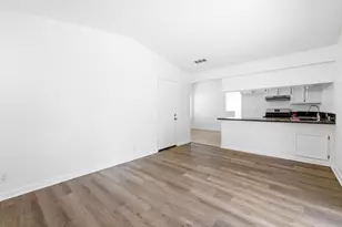 7632 Harmony Oaks Way, Sacramento, CA 95828 - Photo 18