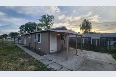 301 Braden, Hanford, CA 93230 - Photo 1