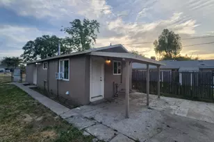 301 Braden, Hanford, CA 93230 - Photo 1