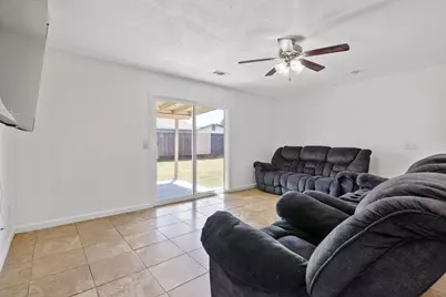 14291 Rosemary Circle, Armona, CA 93202 - Photo 8