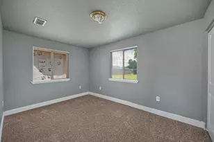 2664 Forrest St, Sacramento, CA 95815 - Photo 20
