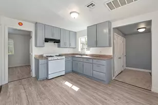 2664 Forrest St, Sacramento, CA 95815 - Photo 16
