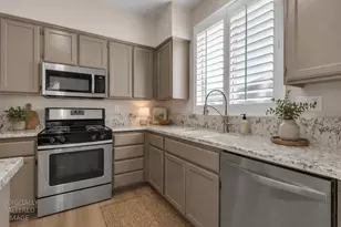 9421 Clift Ct, Elk Grove, CA 95624 - Photo 8