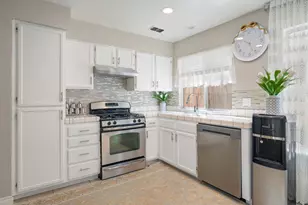 9502 Village Tree Dr, Elk Grove, CA 95758 - Photo 14