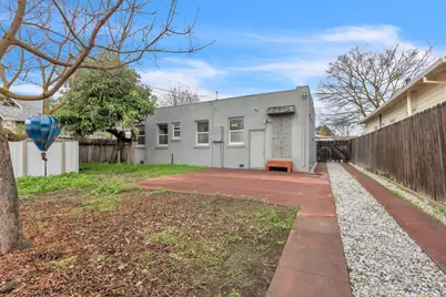 122 E Monterey, Stockton, CA 95204 - Photo 20