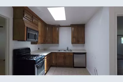 2510 Atlas Avenue, Sacramento, CA 95820 - Photo 8