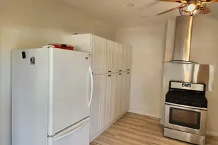 215 25th St, Sacramento, CA 95816 - Photo 16