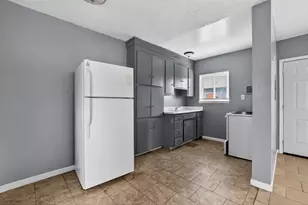 701 Plaza Ave, Sacramento, CA 95815 - Photo 8