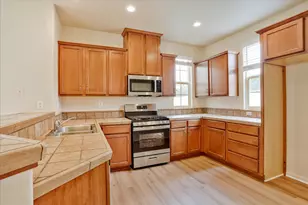8717 Cortina Cir, Roseville, CA 95678 - Photo 10