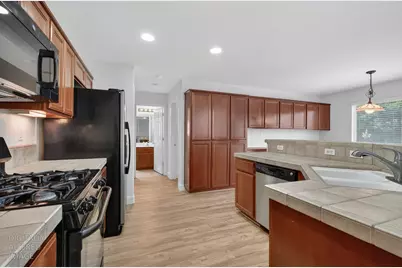 9648 Flame Tokay Way, Elk Grove, CA 95624 - Photo 10