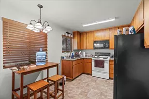 180 E J St, Oakdale, CA 95361 - Photo 6