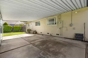 121 W Benjamin Holt Dr, Stockton, CA 95207 - Photo 24