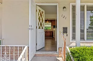 121 W Benjamin Holt Dr, Stockton, CA 95207 - Photo 4