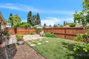 7551 Deltawind Dr, Sacramento, CA 95831 - Photo 6