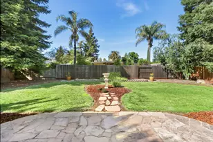 8813 Williamson Dr, Elk Grove, CA 95624 - Photo 32