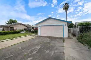 7992 Valley Green Dr, Sacramento, CA 95823 - Photo 2