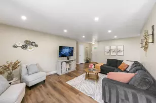 9220 Castlebar Way, Sacramento, CA 95826 - Photo 10