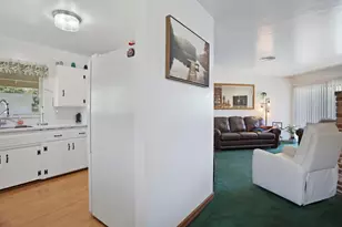 8855 Kelsey Dr, Elk Grove, CA 95624 - Photo 10