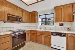 1703 Moraga Way, Roseville, CA 95661 - Photo 14