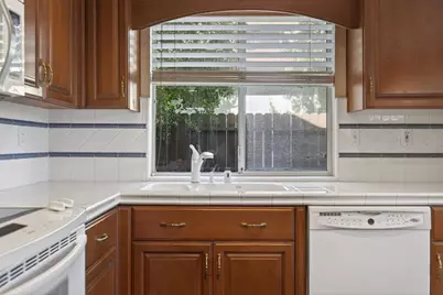 1712 Chilton Drive, Roseville, CA 95747 - Photo 16