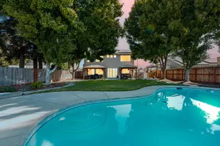934 Fallbrook Ct, Escalon, CA 95320 - Photo 2