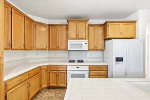 2129 Golden Gate Dr, Plumas Lake, CA 95961 - Photo 10