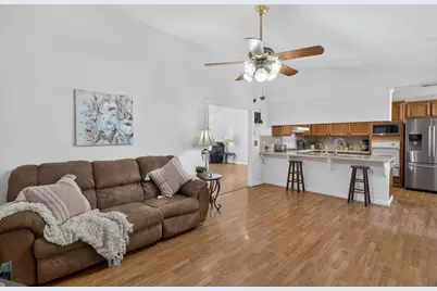 6327 Laguna Villa Way, Elk Grove, CA 95758 - Photo 14