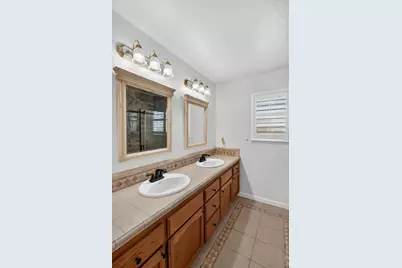 6327 Laguna Villa Way, Elk Grove, CA 95758 - Photo 28