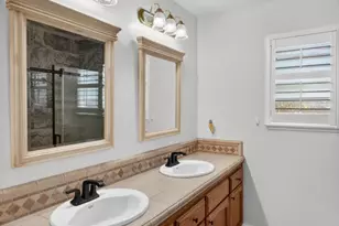 6327 Laguna Villa Way, Elk Grove, CA 95758 - Photo 28