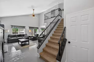 153 Creekside Cir, Sacramento, CA 95823 - Photo 4