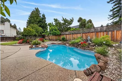 5112 Laguna Woods Dr, Elk Grove, CA 95758 - Photo 52