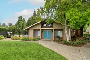2084 University Park Dr, Sacramento, CA 95825 - Photo 44