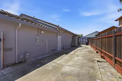 1008 Piermont Way, Galt, CA 95632 - Photo 40